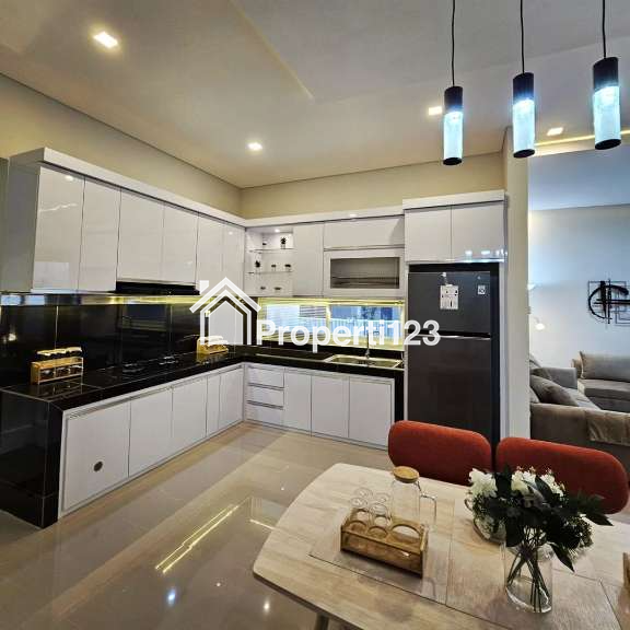 RUMAH 2 LANTAI FULL FURNISHED DEKAT JOGJA BAY, SLEMAN - 5
