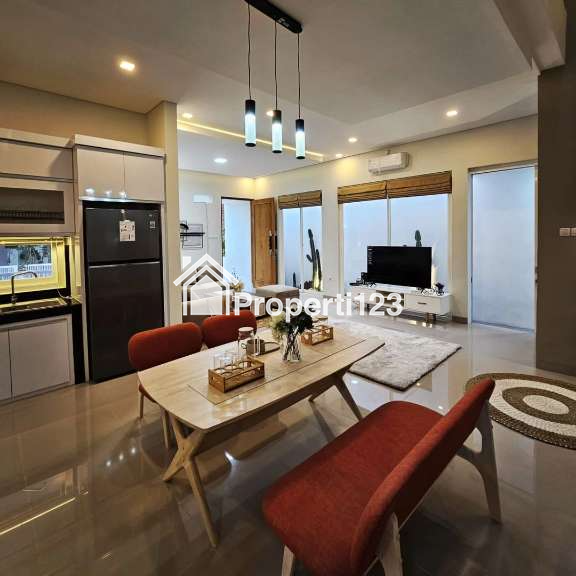 RUMAH 2 LANTAI FULL FURNISHED DEKAT JOGJA BAY, SLEMAN - 9