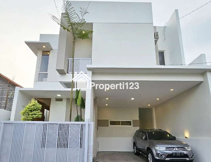 RUMAH 2 LANTAI FULL FURNISHED DEKAT JOGJA BAY, SLEMAN - 2