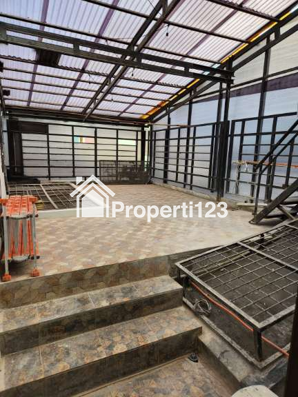 Rumah siap huni desain american colonial akses strategis pondok bambu - 6