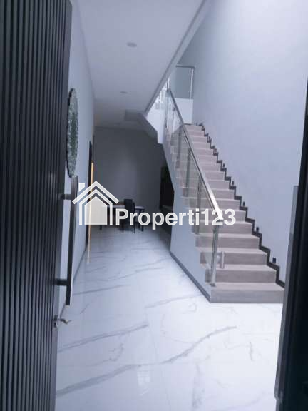 Rumah Baru Gress Siapp Huni Lokasi Mulyosari Surabaya Timur - 5