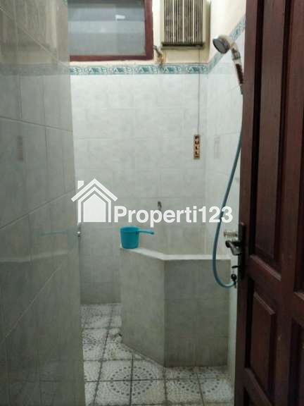 Rumah Besar Asri Harga Dibawah Pasaran Lokasi Ketintang Wiyata Surabaya Selatan - 7