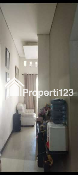 Rumah Semi Furnished Istimewa Siap Huni Lokasi Mulyosari Tengah Surabaya - 12