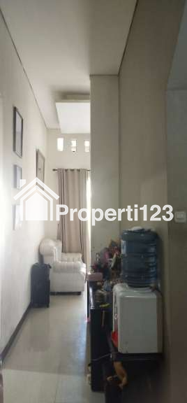 Rumah Semi Furnished Istimewa Siap Huni Lokasi Mulyosari Tengah Surabaya - 3