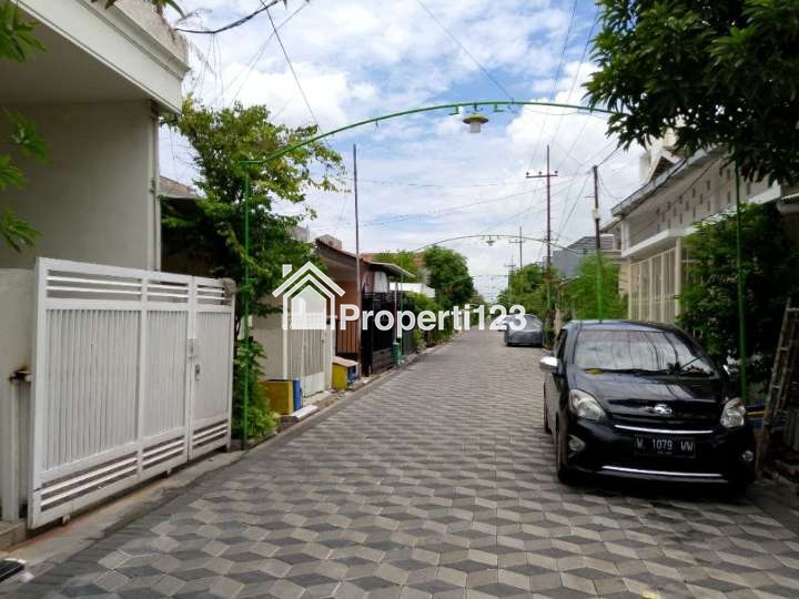 Rumah Semi Furnished Istimewa Siap Huni Lokasi Mulyosari Tengah Surabaya - 11