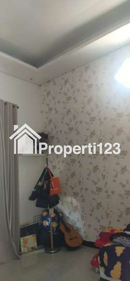 Rumah Semi Furnished Istimewa Siap Huni Lokasi Mulyosari Tengah Surabaya - 2