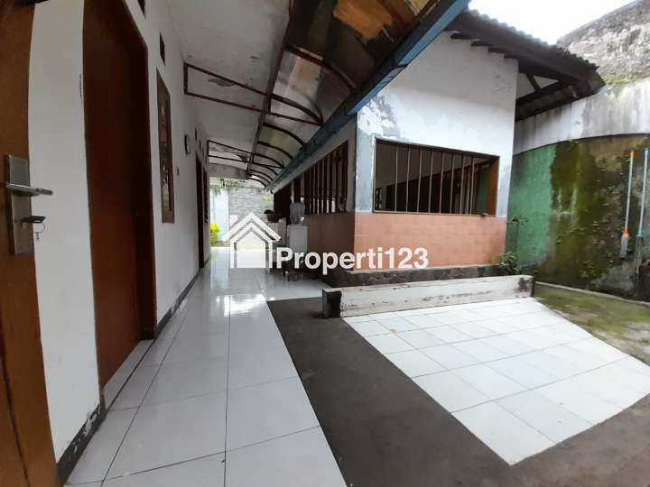 Rumah luas dengan Gazebo dekat Margacinta Park dan Toserba Borma - 5