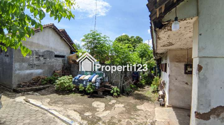 (BWI A.386) Dijual Tanah Strategis di Jl. Gajah Mada, Desa Genteng Kulon, Kecamatan Genteng - 3