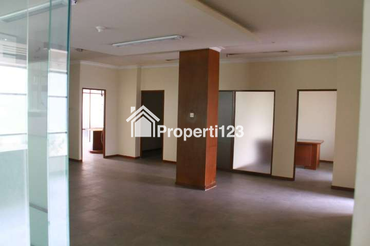 Disewakan Ruang Kantor Plaza Bisnis Kemang, Jakarta Selatan - 5