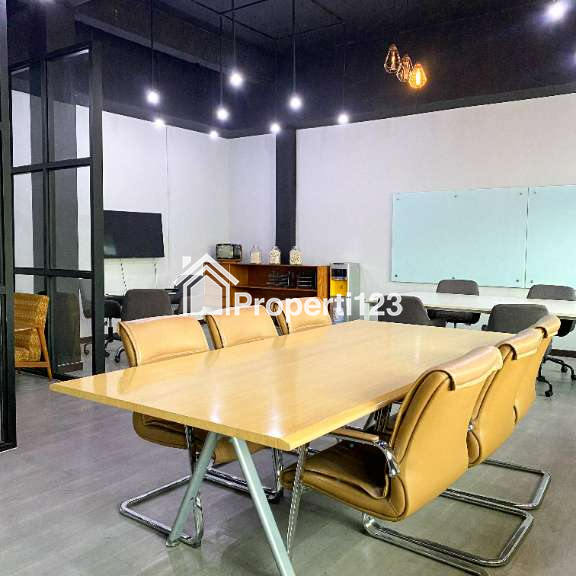 Disewakan Ruang Kantor Plaza Bisnis Kemang, Jakarta Selatan - 2