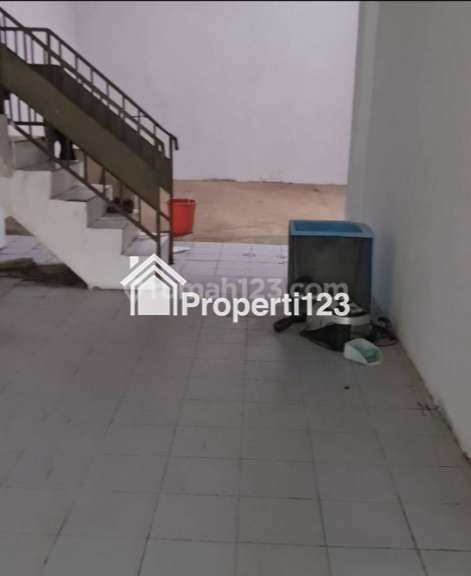 Disewakan 2 unit ruko gandeng siap usaha , Jl. Pasar Senen , Jakarta Pusat - 4
