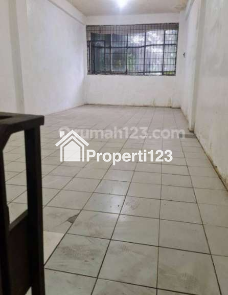 Disewakan 2 unit ruko gandeng siap usaha , Jl. Pasar Senen , Jakarta Pusat - 3