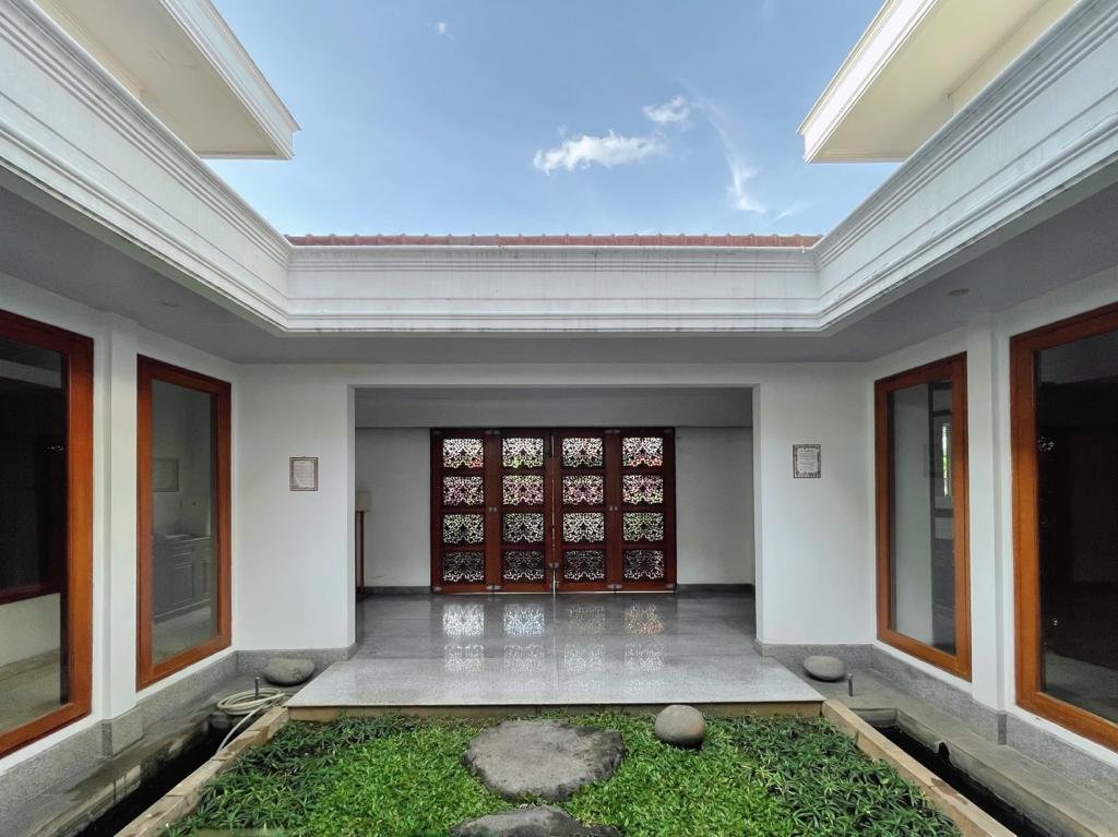 DI JUAL RUMAH ASRI DAN LUAS DI WILAYAH KAYU PUTIH - 9