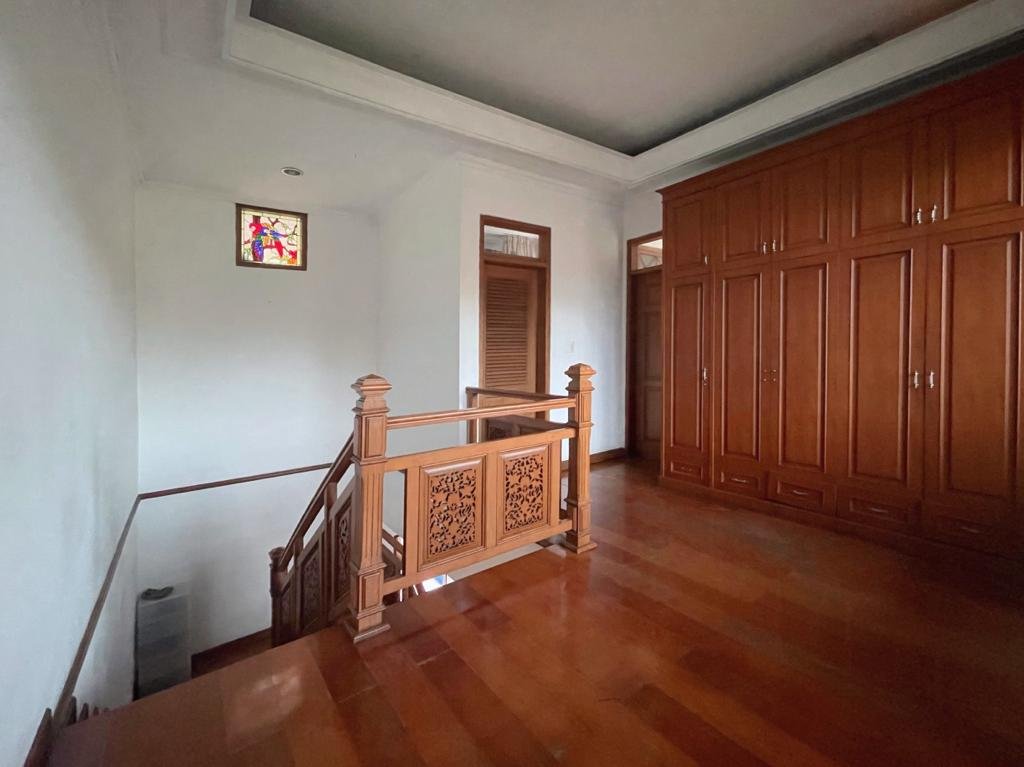 DI JUAL RUMAH ASRI DAN LUAS DI WILAYAH KAYU PUTIH - 4