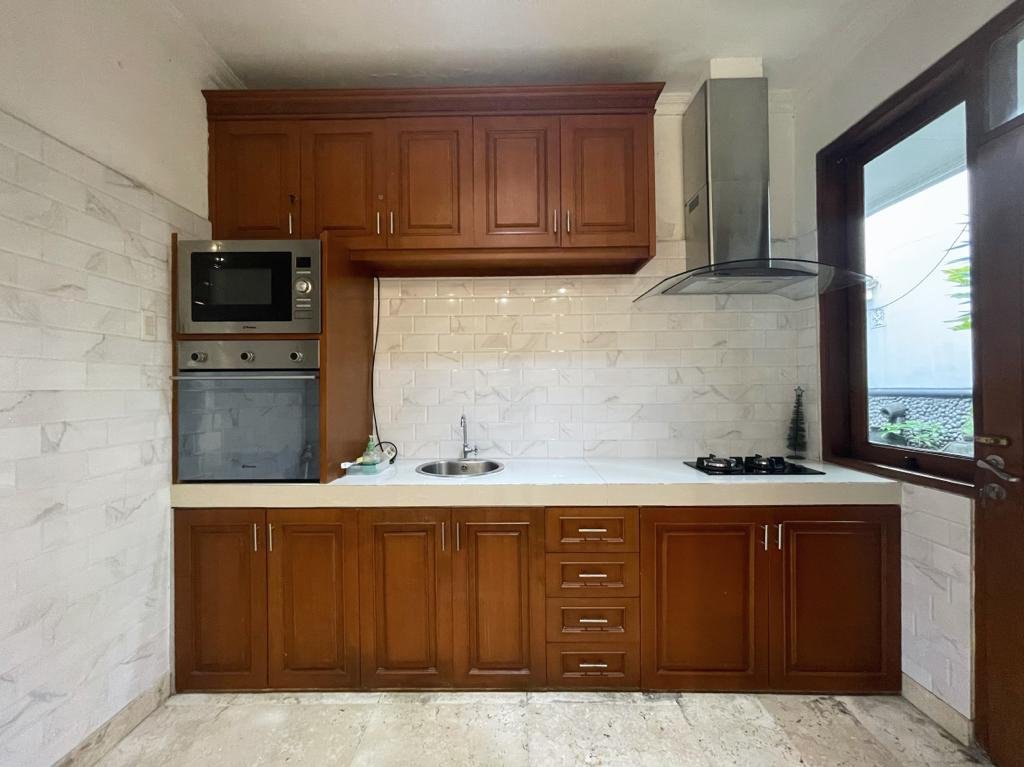 DI JUAL RUMAH ASRI DAN LUAS DI WILAYAH KAYU PUTIH - 8