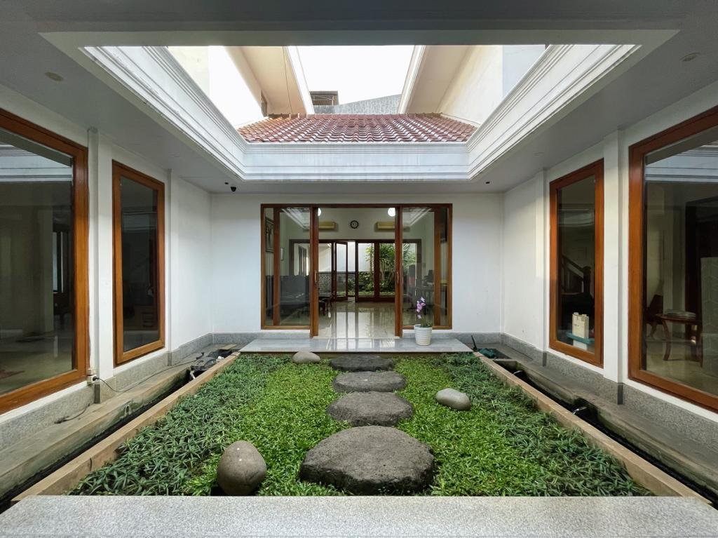 DI JUAL RUMAH ASRI DAN LUAS DI WILAYAH KAYU PUTIH - 3