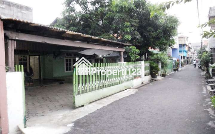 Rumah Dijual di Pondok Bambu Jakarta Timur Dekat Mall Bassura, Mall Kota Kasablanka, RS Premier Jatinegara, Stasiun Jatinegara, Gerbang Tol Pisangan - 1
