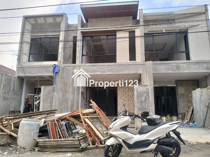 Perumahan Nirwana Eksekutif Rungkut Surabaya Timur - Rumah Baru Gress (On Progress Finishing) - 1