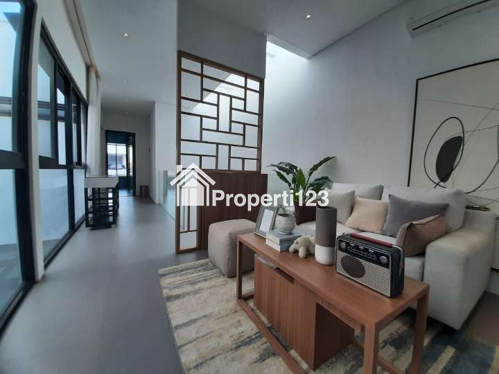 Rumah Full Furnished Baru Gress Siap Huni Lokasi Darmo Permai Timur Surabaya - 10