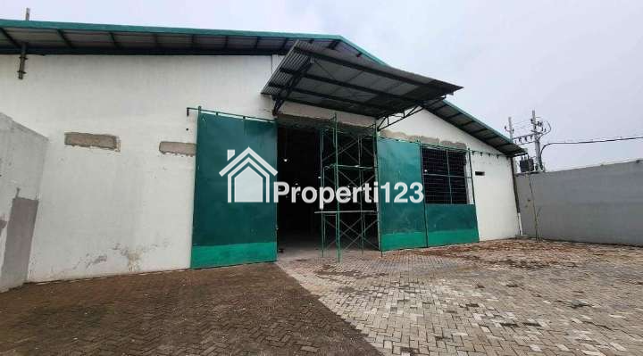 Gudang Tempat Usaha Nol Jalan Raya Siap Pakai  Lokasi Raya Tanjungsari - 5