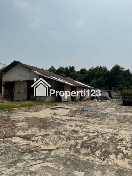 Dijual cepat dan murah gudang + tanah di Beji, Pasuruan - 1