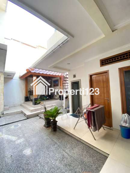 Dijual Rumah Mewah Istimewa Strategis Siap Huni di Deltasari Indah Waru Sidoarjo - 13