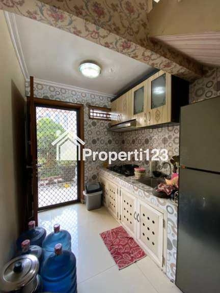 Dijual Rumah Mewah Istimewa Strategis Siap Huni di Deltasari Indah Waru Sidoarjo - 16