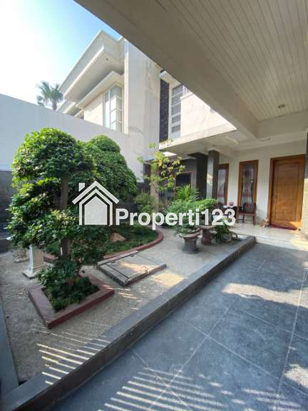 Dijual Rumah Mewah Istimewa Strategis Siap Huni di Deltasari Indah Waru Sidoarjo - 2