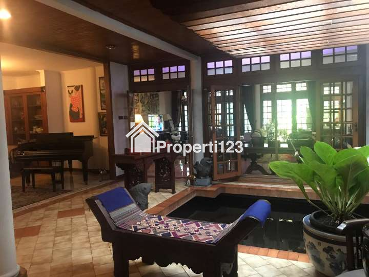 DIJUAL CEPAT !!!  Rumah bernuansa Resort, Full kayu Jati, homy dan rindang @metro raya, Pondok Indah. Jaksel - 4