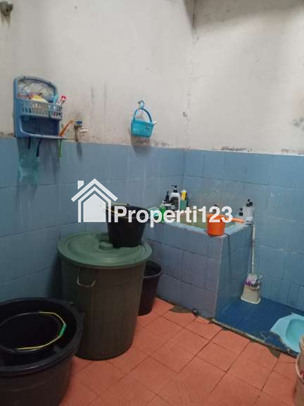 Dijual Rumah, Strategis dan Asri - 7