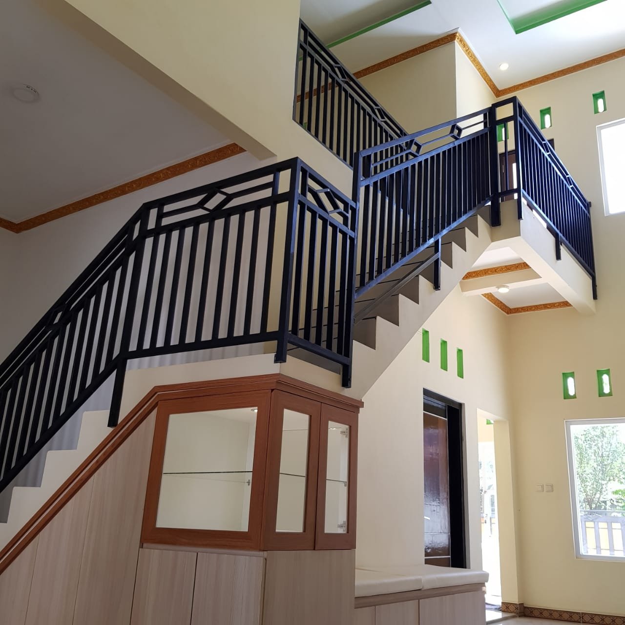 Dijual Cepat BU, Rumah 2 Lantai di , Argomulyo, Salatiga,Jawa Tengah - 12
