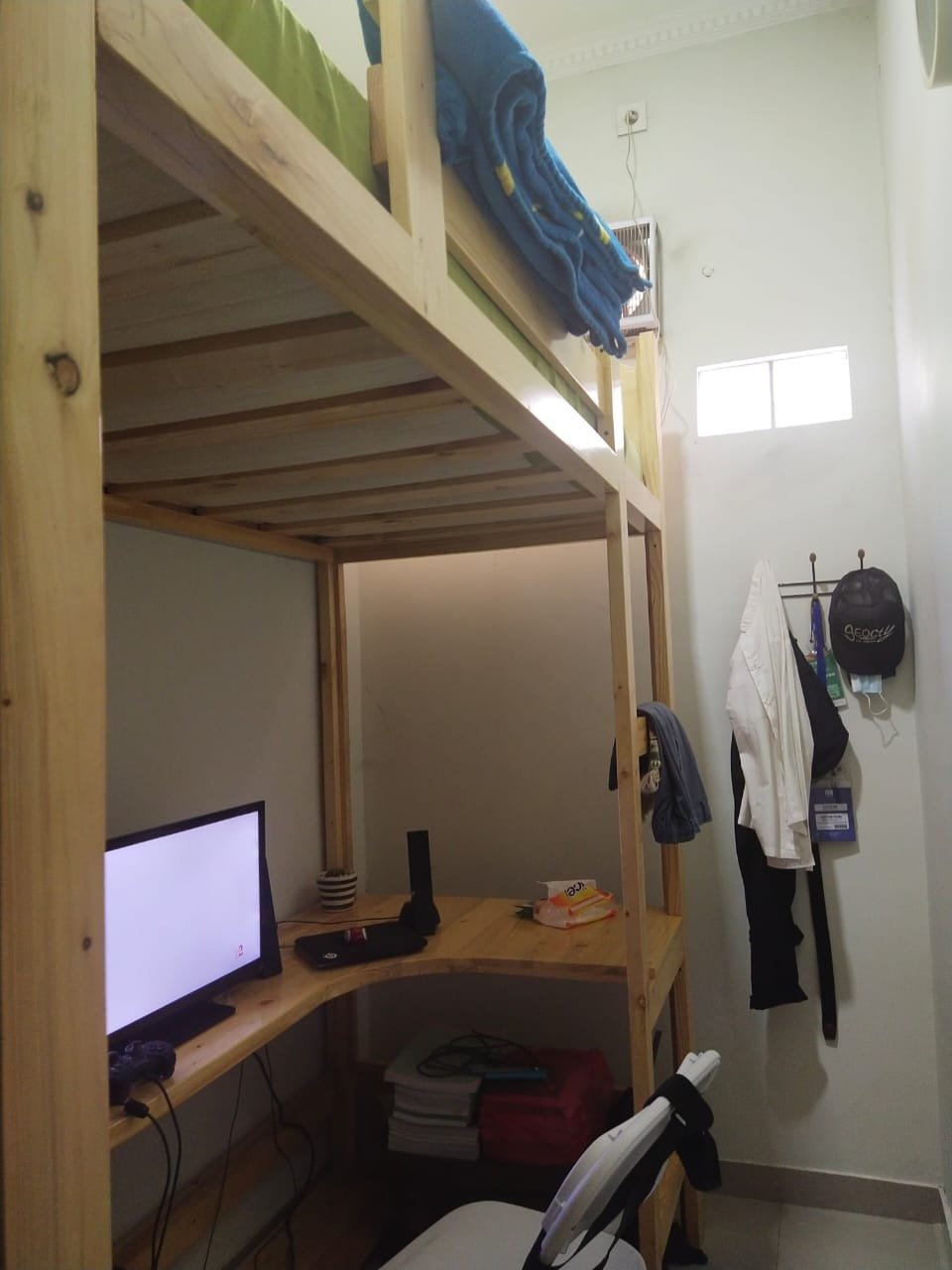 Dijual Cepat Rumah Siap Untuk Kos di Cirendeu,Tangerang Selatan - 4