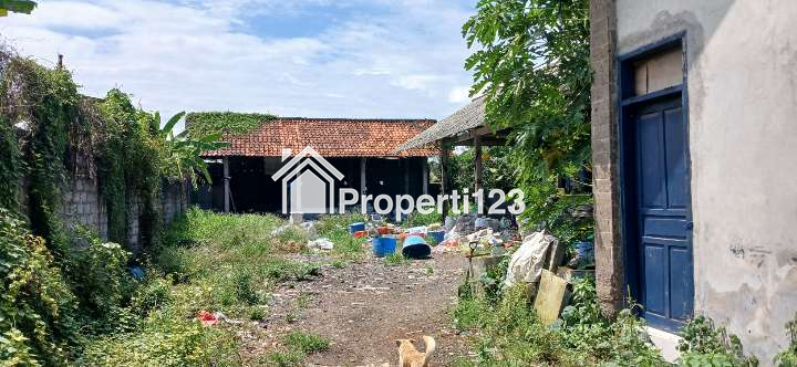 Disewakan gudang dan toko jl By Pass Ida Bagus Mantra Saba Gianyar Bali - 2