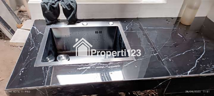 Rumah Baru 4 Bedroom SIAP HUNI Bekasi Kota - 8
