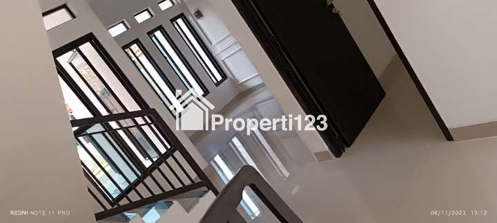 Rumah Baru 4 Bedroom SIAP HUNI Bekasi Kota - 6