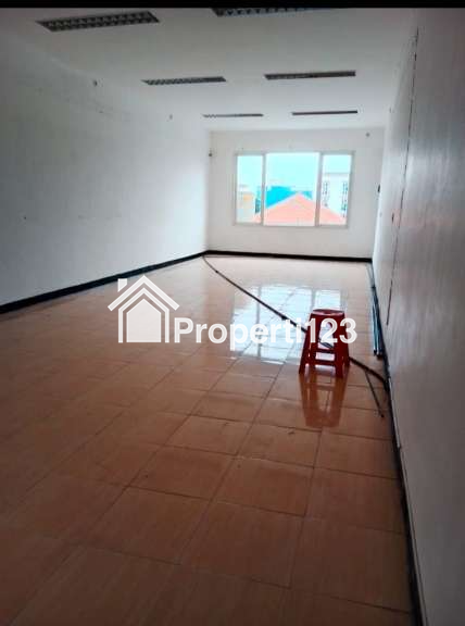 Di SEWAKAN Ruko 4 Lantai Lokasi Strategis di Jalan Jawa Pusat Surabaya - 10