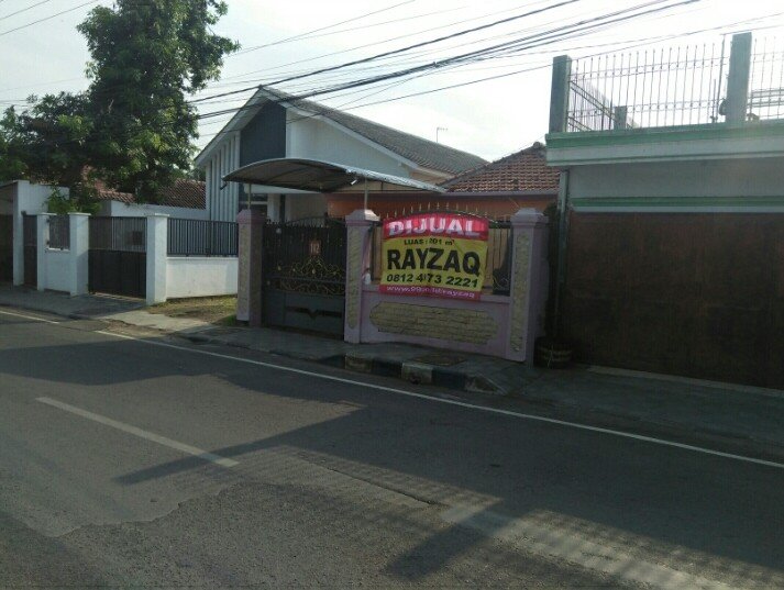 DIJUAL RUMAH DI TEPI JALAN PATIMURA PASURUAN KOTA, JATIM - 7