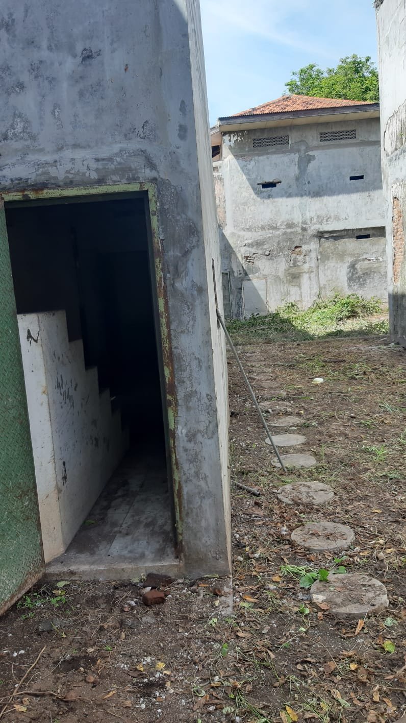 DIJUAL MURAH RUMAH POJOK 2Lt DI TEPI JALAN RAYA SUKARNO HATTA PASURUAN KOTA, JATIM - 49