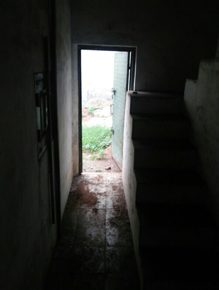 DIJUAL MURAH RUMAH POJOK 2Lt DI TEPI JALAN RAYA SUKARNO HATTA PASURUAN KOTA, JATIM - 18