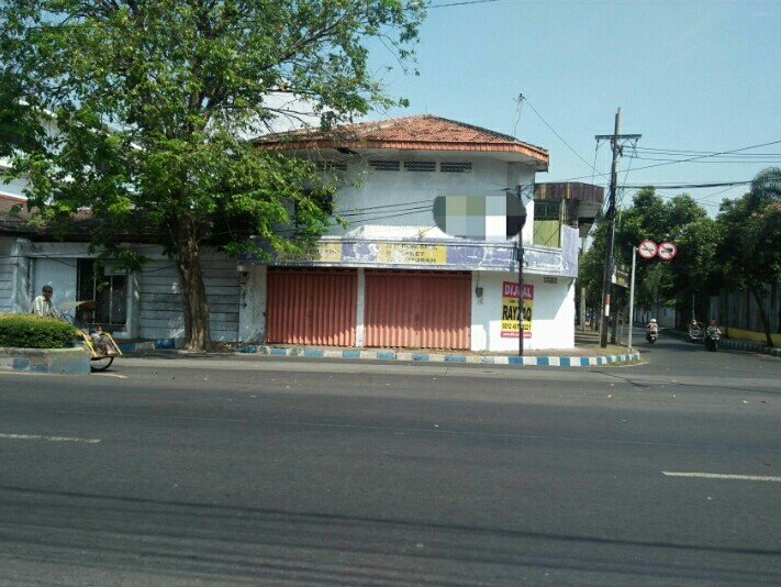 DIJUAL MURAH RUMAH POJOK 2Lt DI TEPI JALAN RAYA SUKARNO HATTA PASURUAN KOTA, JATIM - 2