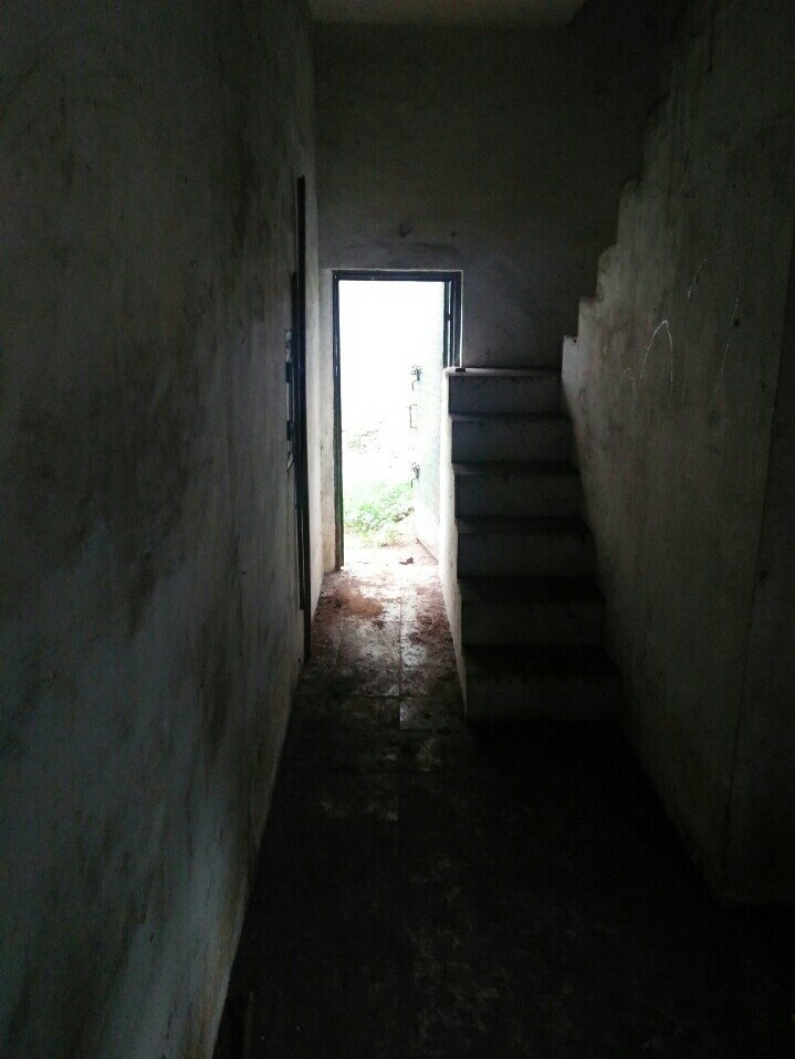 DIJUAL MURAH RUMAH POJOK 2Lt DI TEPI JALAN RAYA SUKARNO HATTA PASURUAN KOTA, JATIM - 20