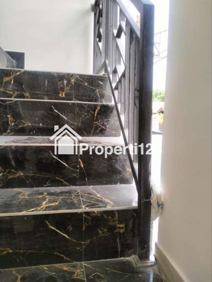 Rumah Hook Baru Gress Lokasi Super Strategis di Semolowaru Surabaya - 4
