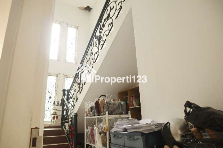 Rumah Kompleks Gladiol Panakkukang Makassar - 4