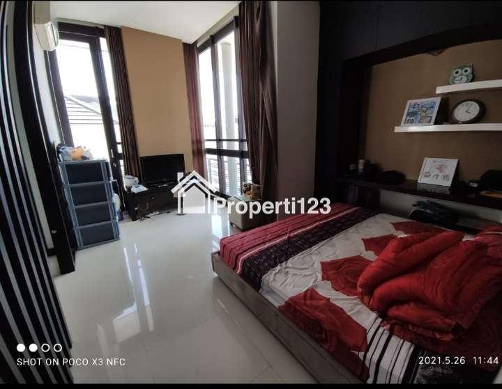 Perumahan Babatan Pantai 2 lantai Minimalis Modern Siap Huni - 4