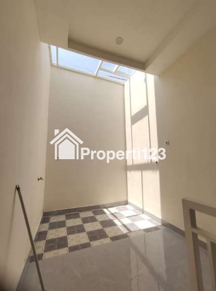 Rumah Baru Gress Minimalis 2 Lantai Siap Huni Mulyosari Utara - 2