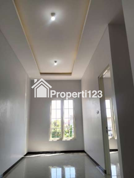 free Biaya2 - Rumah Minimalis Modern Baru Gress Lokasi Wiguna Rungkut Surabaya - 4