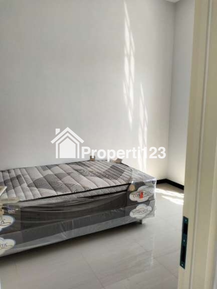 free Biaya2 - Rumah Minimalis Modern Baru Gress Lokasi Wiguna Rungkut Surabaya - 7