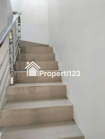 free Biaya2 - Rumah Minimalis Modern Baru Gress Lokasi Wiguna Rungkut Surabaya - 6