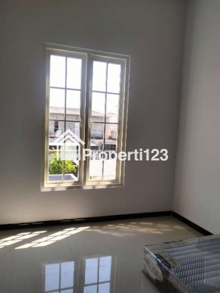 free Biaya2 - Rumah Minimalis Modern Baru Gress Lokasi Wiguna Rungkut Surabaya - 2