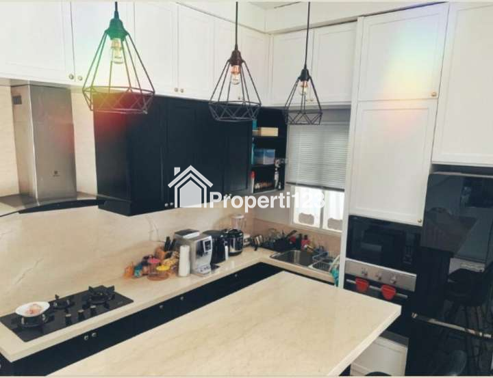 Rumah 3 Lantai Furnished Sulfat Kota Malang - 17